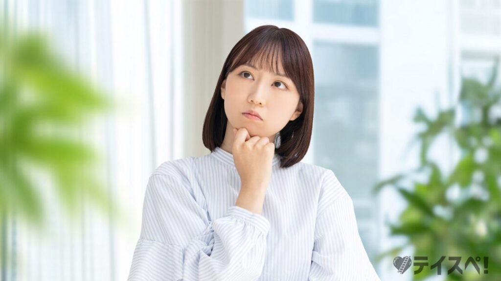 悩む 女性