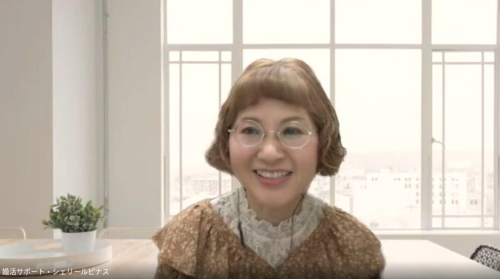 シェリールピナスのカウンセラー・萩原るみ子さんへのインタビューの様子