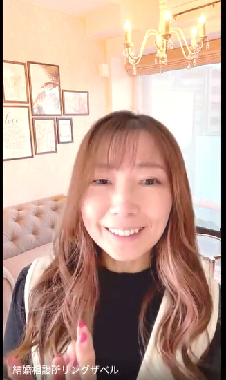 Ring the Bellの五十嵐さんにインタビューしている様子