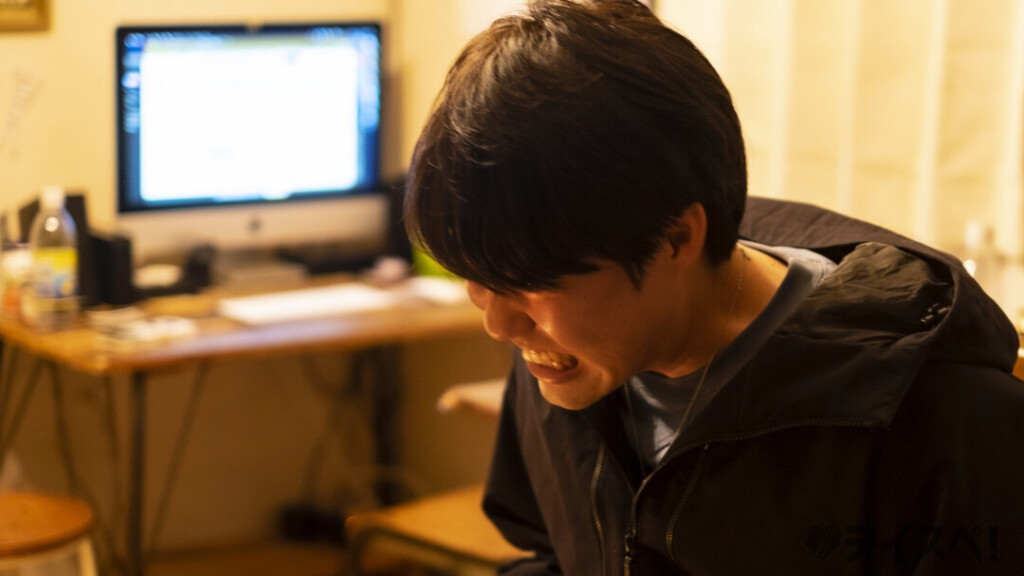 24か月連続で婚活パーティーに参加しても結果が出ず、婚活疲れやストレスを感じている男性。