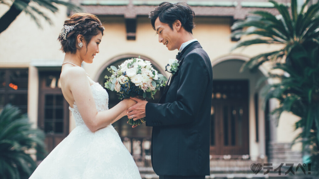 香川県高松市の結婚相談所「縁navi」が目指す成婚のイメージ。30代の婚活を乗り越え、理想のパートナーと結ばれた幸せなカップルの様子。
