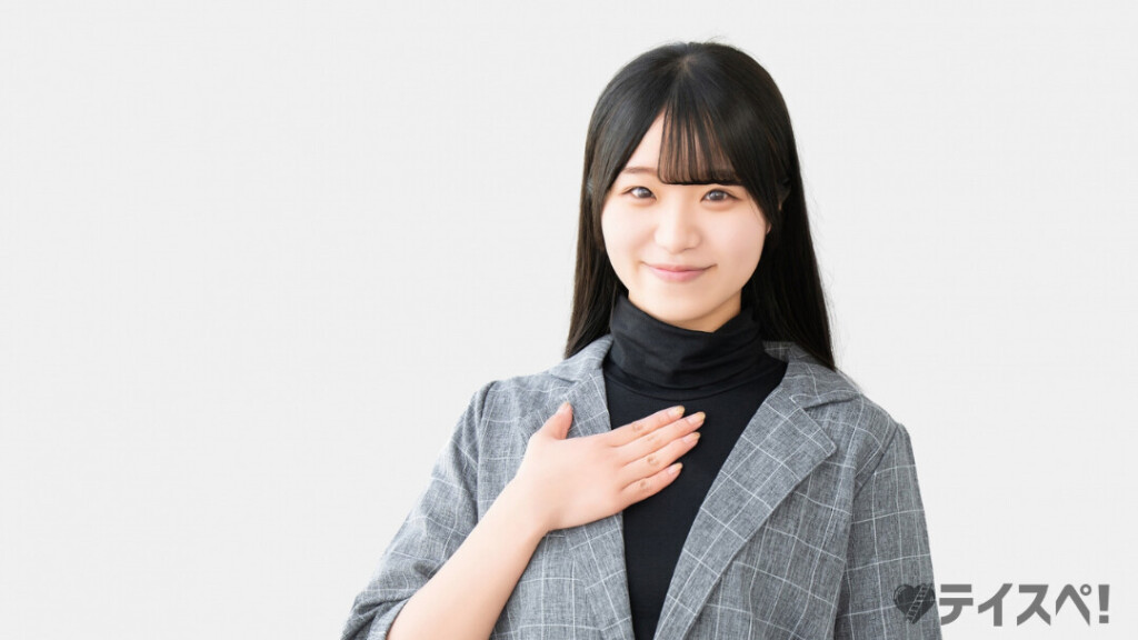 福岡で婚活を支援する結婚相談所のカウンセラー。相談者に寄り添い、誠実にアドバイスを送る信頼感あふれる笑顔。