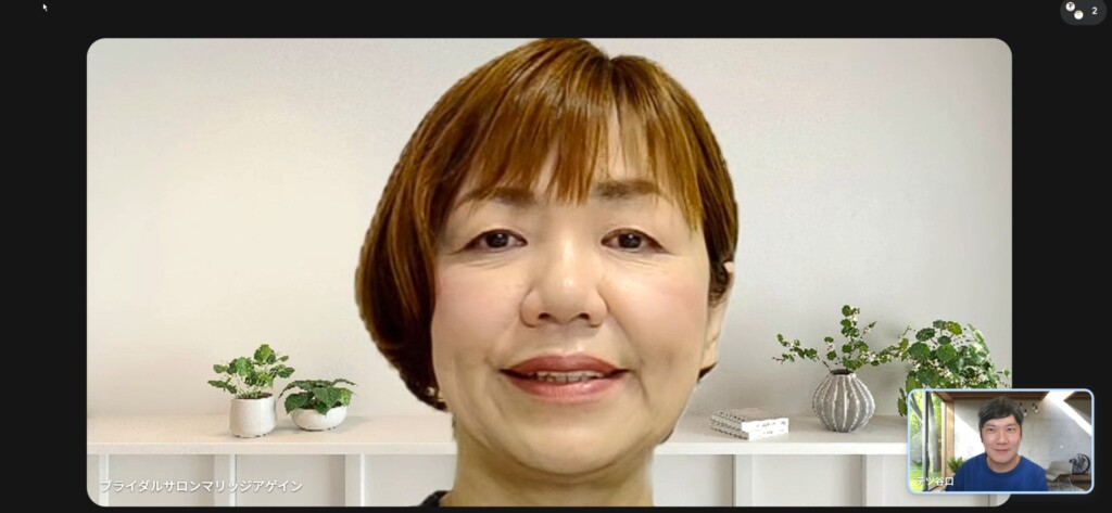 結婚相談所【マリッジアゲイン】谷崎真由美さんにインタビューする様子